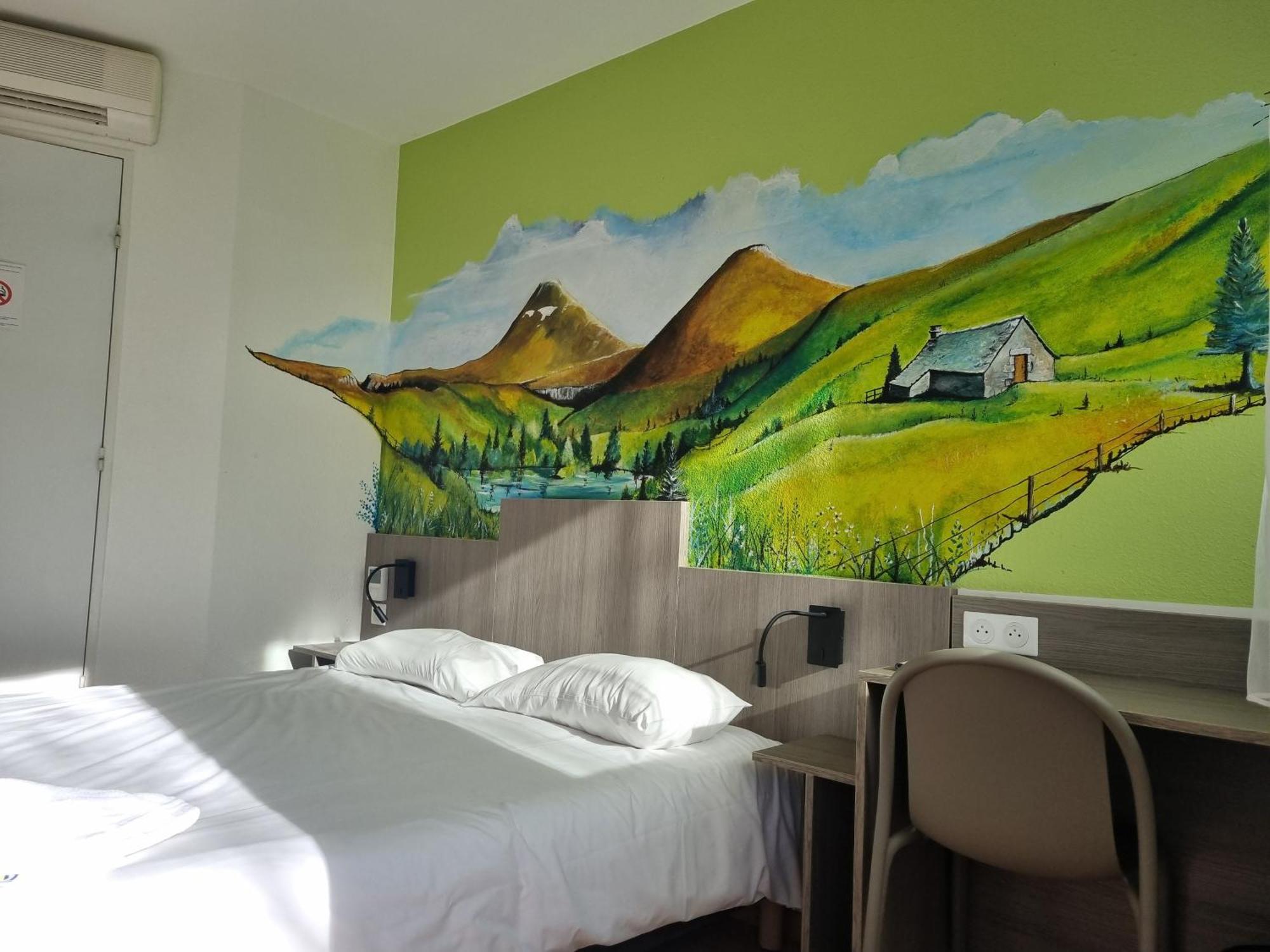 The Originals Access, Hotel Le Lutea Riom-es-Montagnes Exterior photo