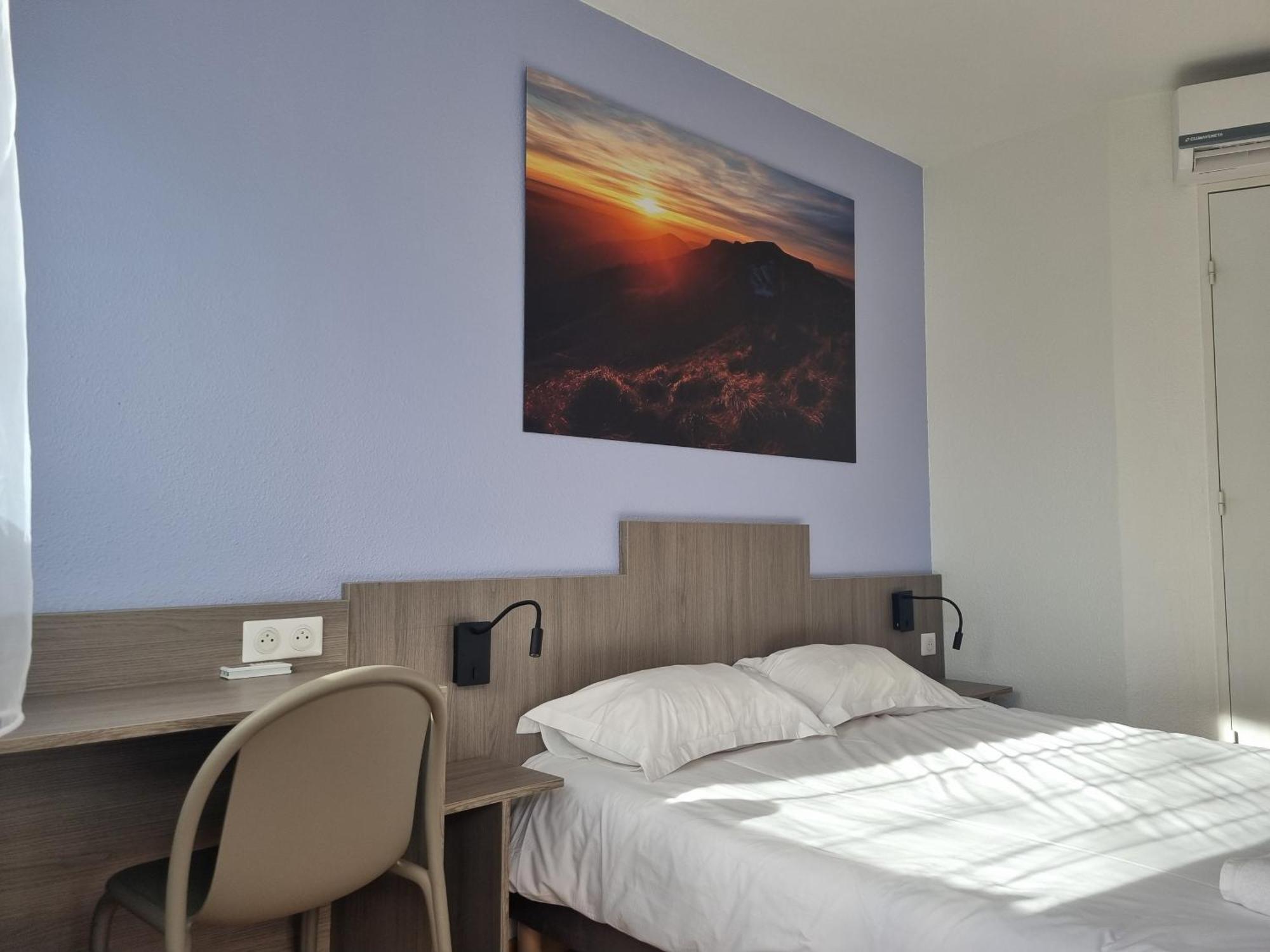 The Originals Access, Hotel Le Lutea Riom-es-Montagnes Exterior photo